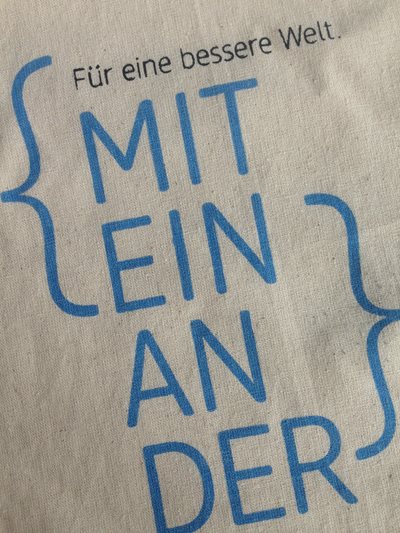 Hier gibt’s die {miteinander}-Taschen!